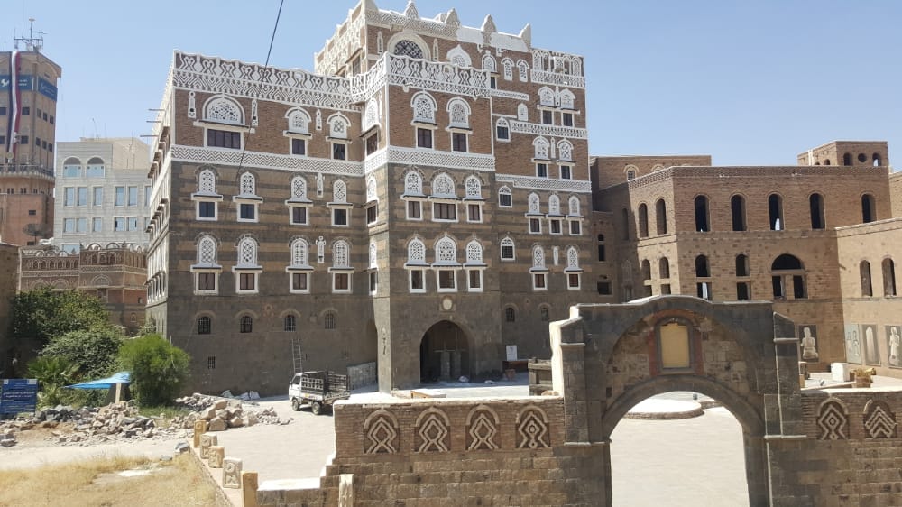 اجتماع بين كل من رئيس الهيئة العامة للآثار والمتاحف  ومدير مكتب منظمة اليونسكو لليمن ودول الخليج